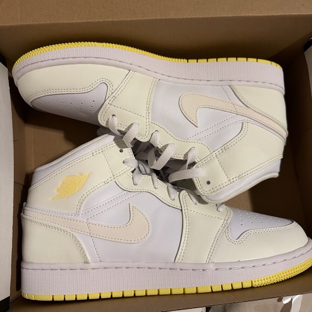 Jordan Air Mid GS in White and Orange